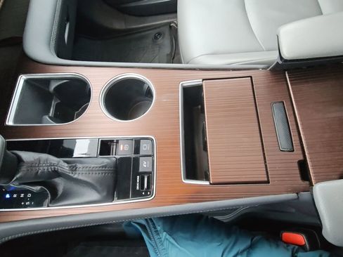 Used 2021 Toyota Sienna XLE image 19