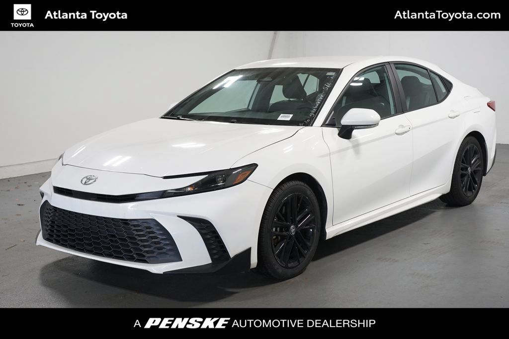 Used 2025 Toyota Camry SE FWD image 1