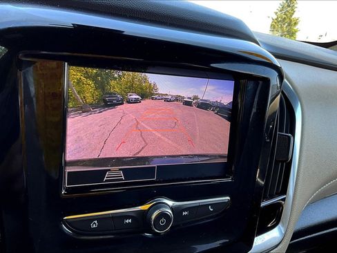 Used 2023 Chevrolet Traverse LS AWD/4WD image 9