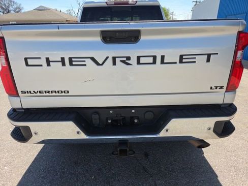 Used 2020 Chevrolet Silverado 2500 LTZ w/ LTZ Texas Edition AWD/4WD image 5