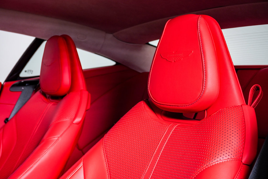 Used 2024 Aston Martin DB12 Coupe RWD image 21