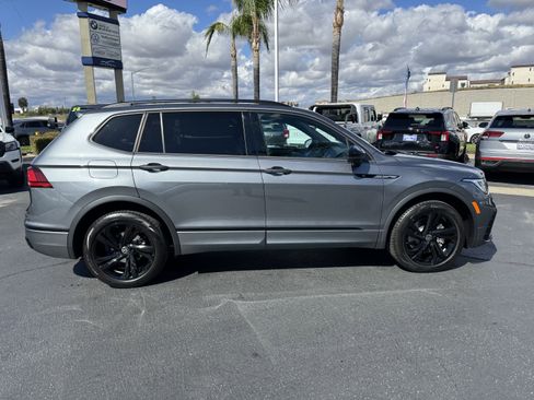 Used 2024 Volkswagen Tiguan SE R-Line image 11