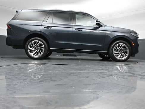 Certified 2025 Lincoln Navigator Reserve AWD/4WD image 48