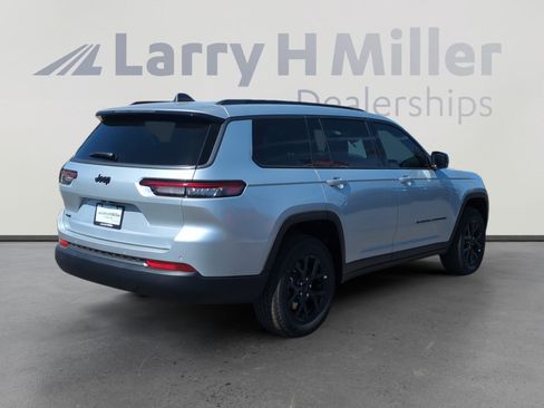 New 2026 Jeep Grand Cherokee L 4WD image 5