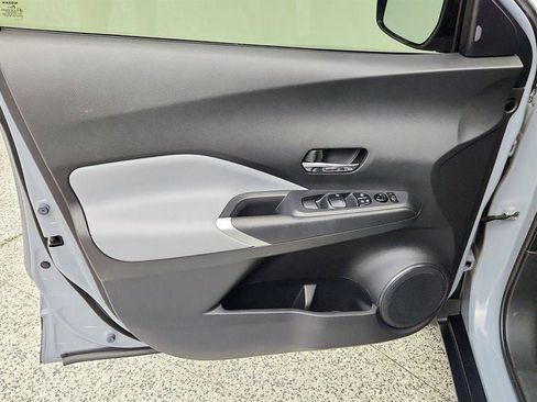 Used 2023 Nissan Kicks SR w/ SR Premium Package FWD image 10