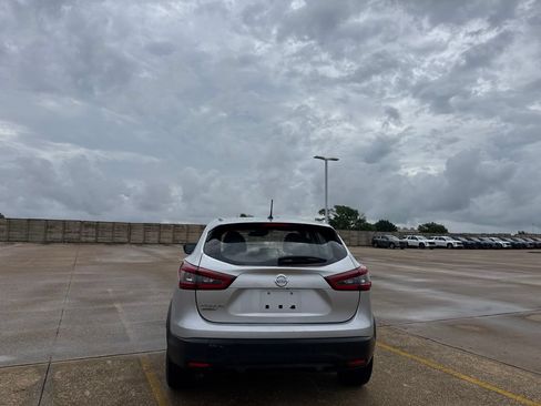 Used 2022 Nissan Rogue Sport S FWD image 18