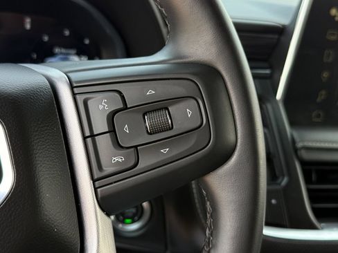 Used 2024 GMC Yukon SLT AWD/4WD image 18