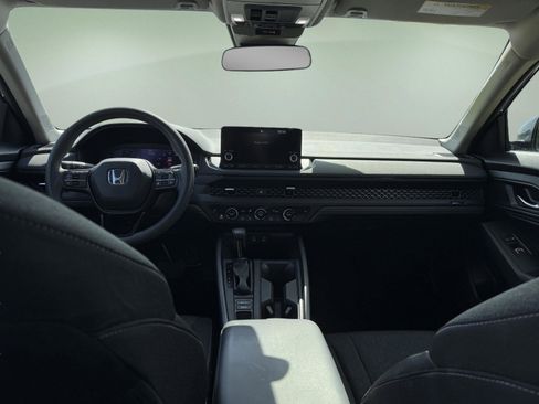 Used 2023 Honda Accord EX image 9