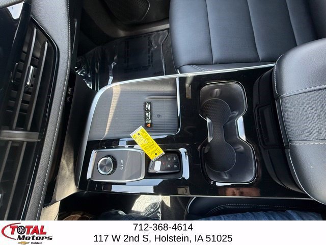 Used 2025 Buick Enclave Preferred AWD/4WD image 29