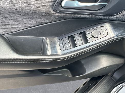 Used 2023 Nissan Rogue SV FWD image 23