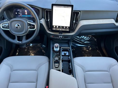 New 2026 Volvo XC60 B5 Core image 11