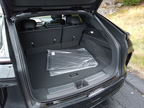 New 2025 Cadillac Lyriq Sport image 21