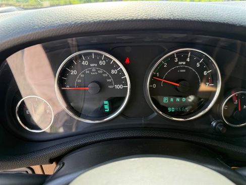 Used 2015 Jeep Wrangler Unlimited Rubicon w/ Dual Top Group AWD/4WD image 20