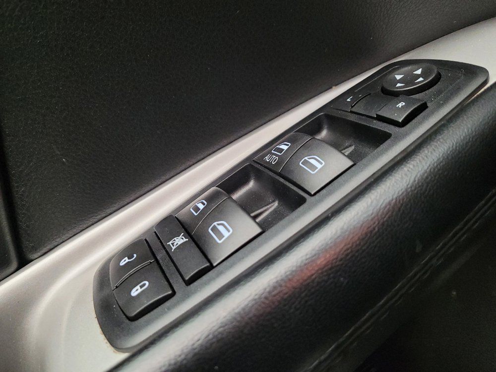 Used 2019 Dodge Journey SE w/ Connectivity Group FWD image 27