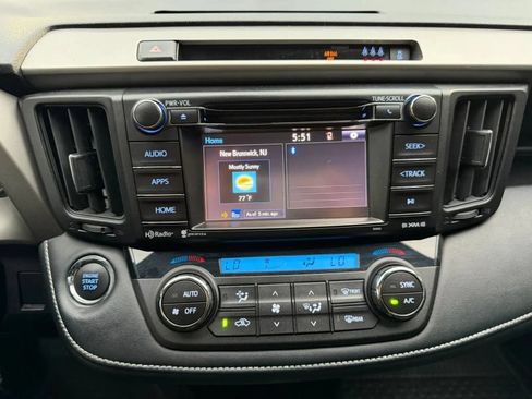 Used 2018 Toyota RAV4 XLE w/ Plus Extra Value Package AWD/4WD image 21