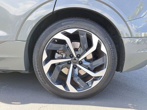 Used 2024 Audi Q8 e-tron Premium Plus w/ Premium Plus Package image 7