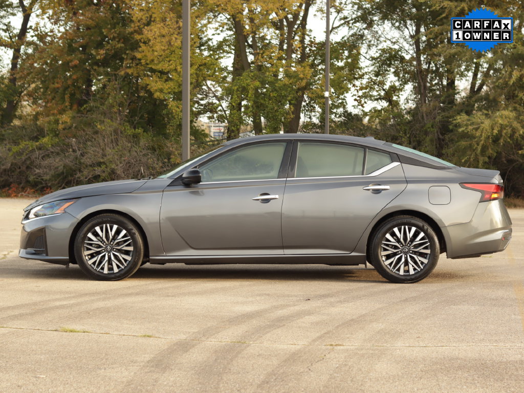 Used 2025 Nissan Altima 2.5 SV FWD image 4