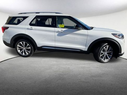 Certified 2025 Ford Explorer Platinum w/ Ultimate Package image 16