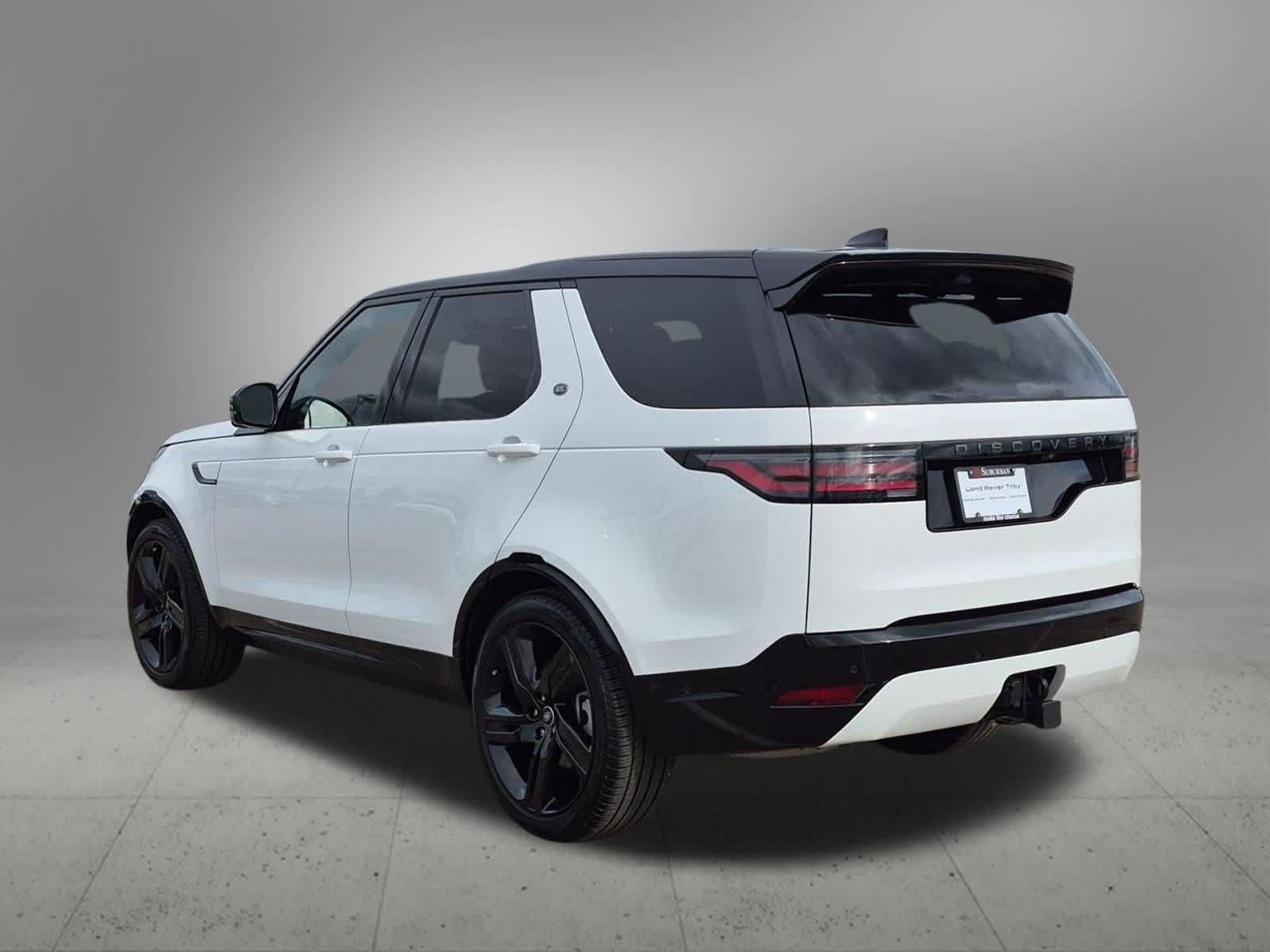 Certified 2025 Land Rover Discovery Dynamic SE AWD/4WD image 4