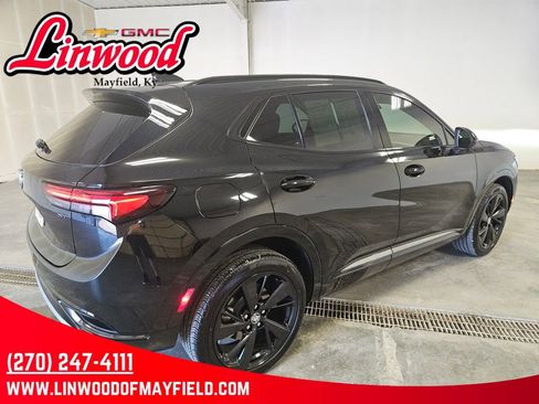 Used 2023 Buick Envision Essence w/ Sport Touring Package FWD image 2