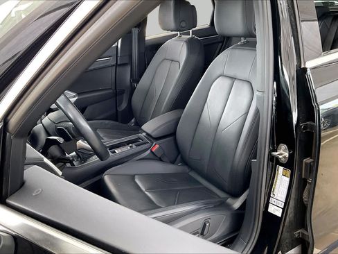 Used 2024 Audi Q3 2.0T Premium AWD/4WD image 8