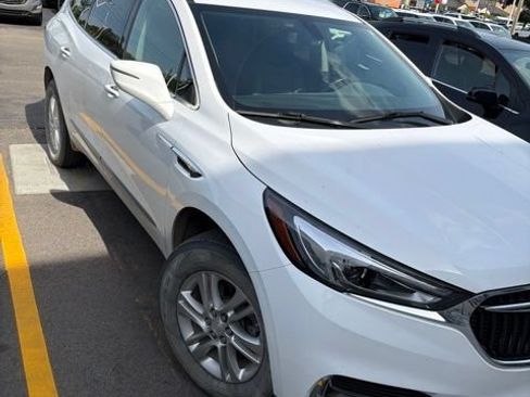 Used 2021 Buick Enclave Essence w/ Sound and Sites Package FWD image 3