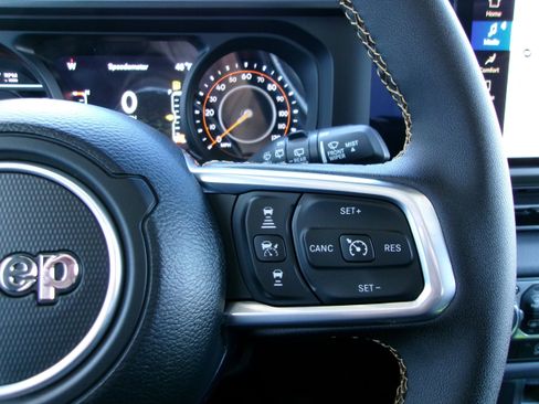 New 2025 Jeep Wrangler Unlimited Sahara image 10