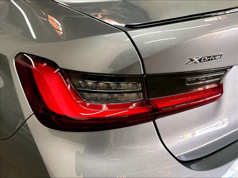 Used 2023 BMW 330i xDrive Sedan w/ M Sport Package image 31