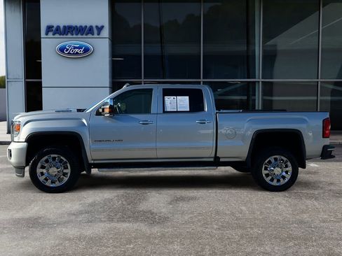 Used 2017 GMC Sierra 2500 Denali w/ Duramax Plus Package image 7