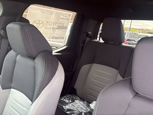 Used 2023 Toyota Highlander XLE AWD/4WD image 16