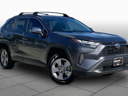 Used 2024 Toyota RAV4 XLE AWD/4WD image 3