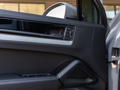 Certified 2026 Porsche Cayenne image 23