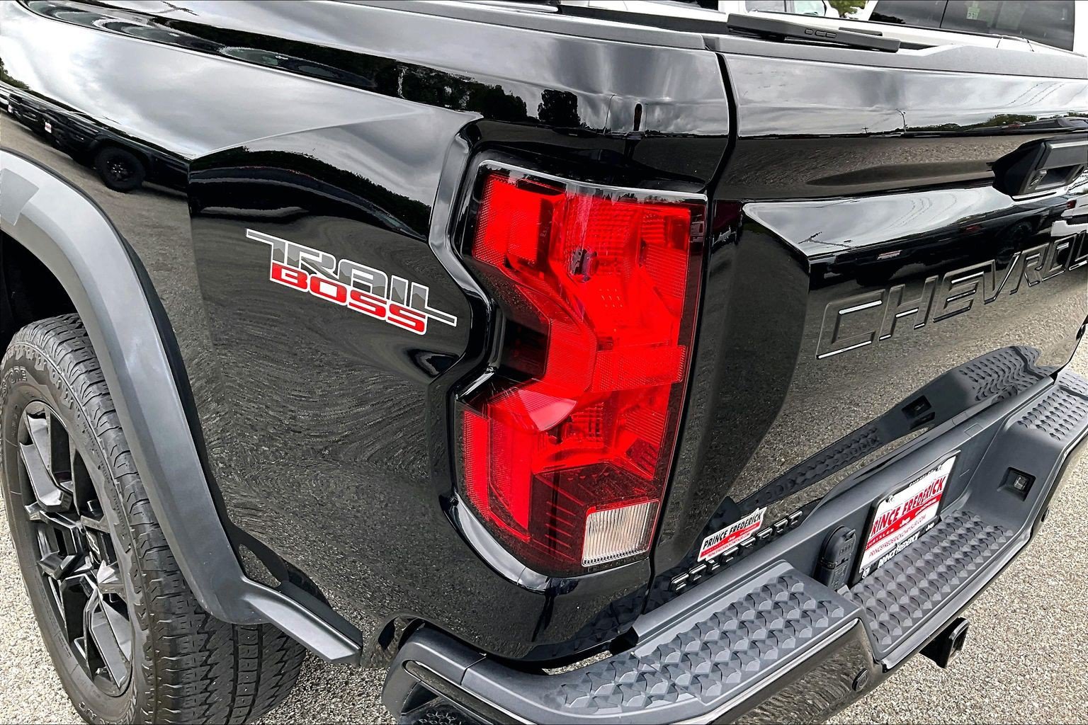 Used 2024 Chevrolet Colorado Trail Boss w/ LPO, Dark Essentials Package AWD/4WD image 24