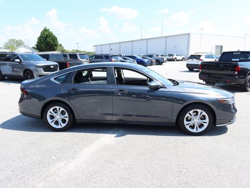 Certified 2025 Honda Accord LX image 3