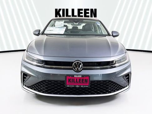 New 2026 Volkswagen Jetta SE image 2