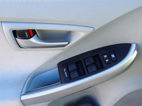 Used 2015 Toyota Prius Two image 31