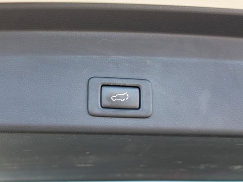 Used 2019 Subaru Ascent Limited w/ Popular Package #2 image 7