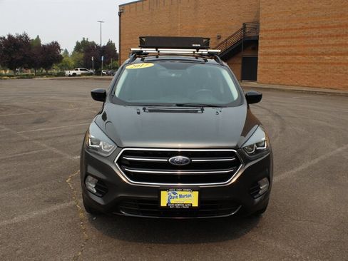 Used 2017 Ford Escape SE w/ SE Sport Appearance Package AWD/4WD image 6