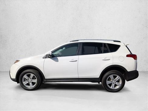 Used 2014 Toyota RAV4 XLE FWD image 2