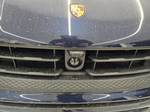 Used 2023 Porsche Macan image 9