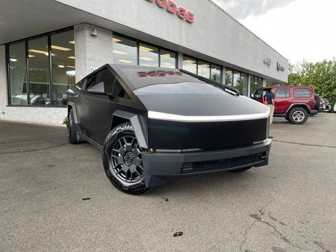 Used 2024 Tesla Cybertruck Cyberbeast AWD/4WD image 2
