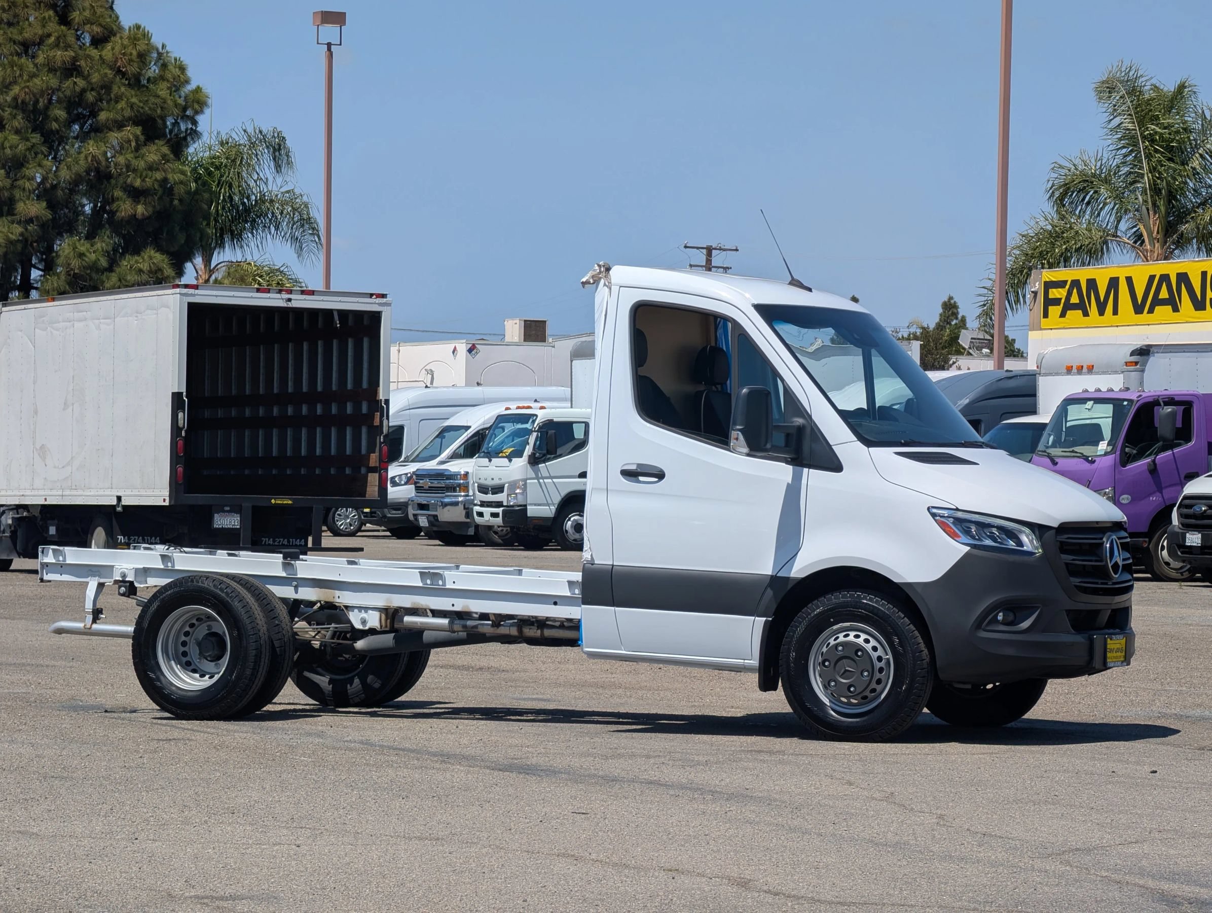 Used 2024 Mercedes-Benz Sprinter 4500 image 1