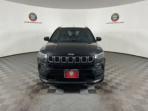Used 2025 Jeep Compass Latitude w/ Sun & Sound Group image 18