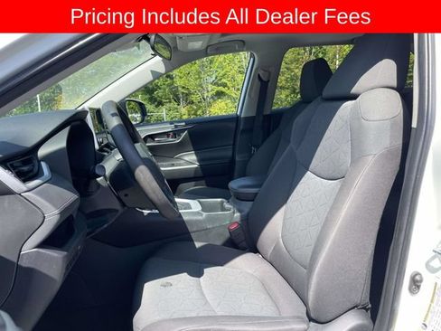 Used 2024 Toyota RAV4 XLE w/ Convenience Package AWD/4WD image 21