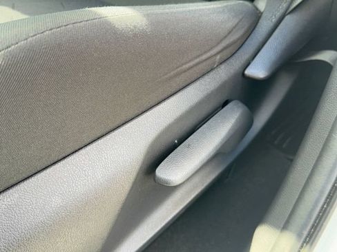 Used 2019 Toyota RAV4 XLE FWD image 14