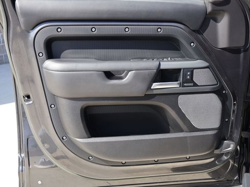 Used 2023 Land Rover Defender 130 X image 12