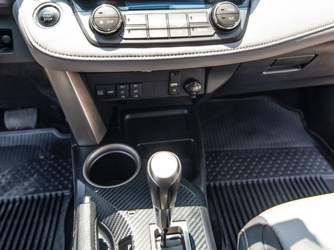 Used 2014 Toyota RAV4 Limited w/ Technology Package AWD/4WD image 35