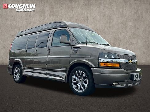 Used 2023 Chevrolet Express 2500 image 1