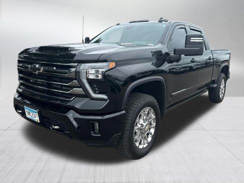 Used 2024 Chevrolet Silverado 3500 High Country w/ High Country Premium Package AWD/4WD image 2