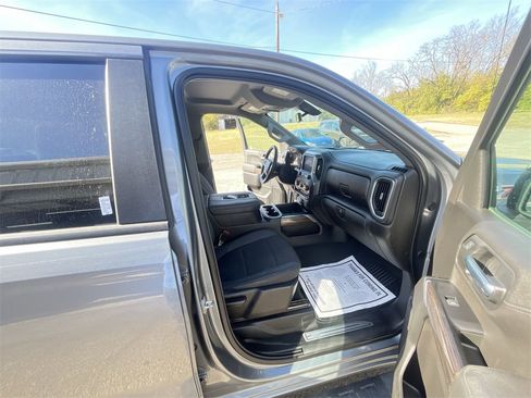 Used 2022 Chevrolet Silverado 1500 RST w/ LPO, Blackout Package image 23